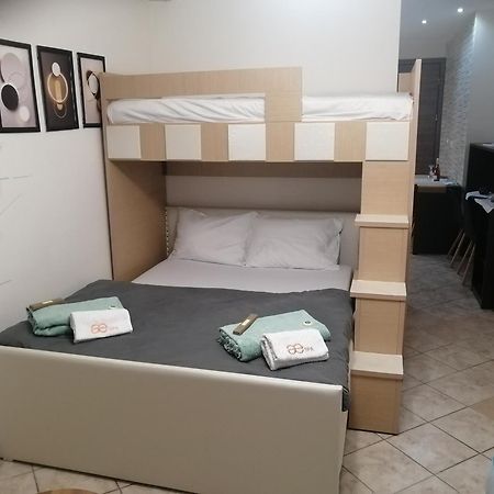 Sunshine Apartment 2 อเล็กซานโดรโพลิส ภายนอก รูปภาพ
