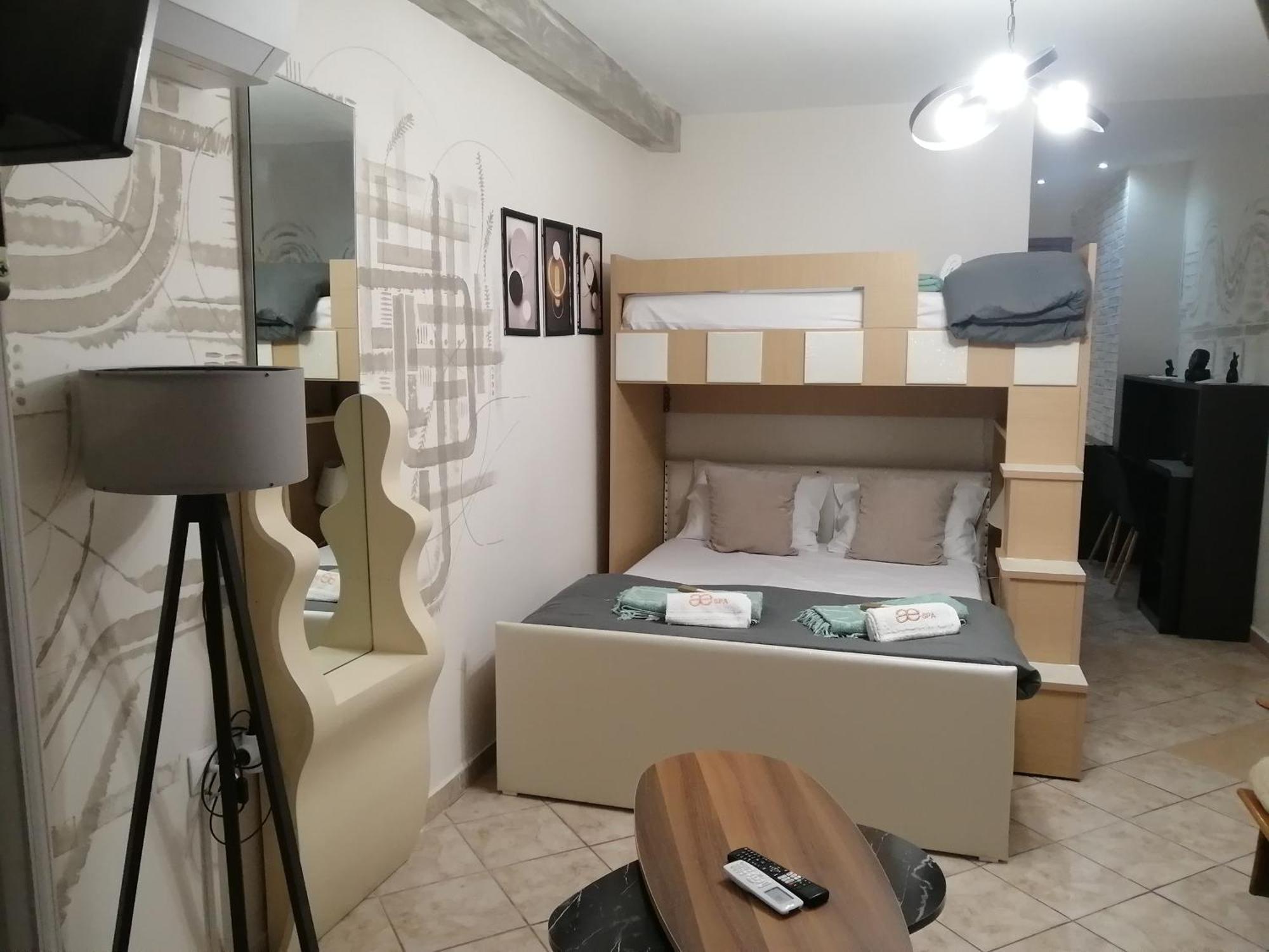 Sunshine Apartment 2 อเล็กซานโดรโพลิส ภายนอก รูปภาพ